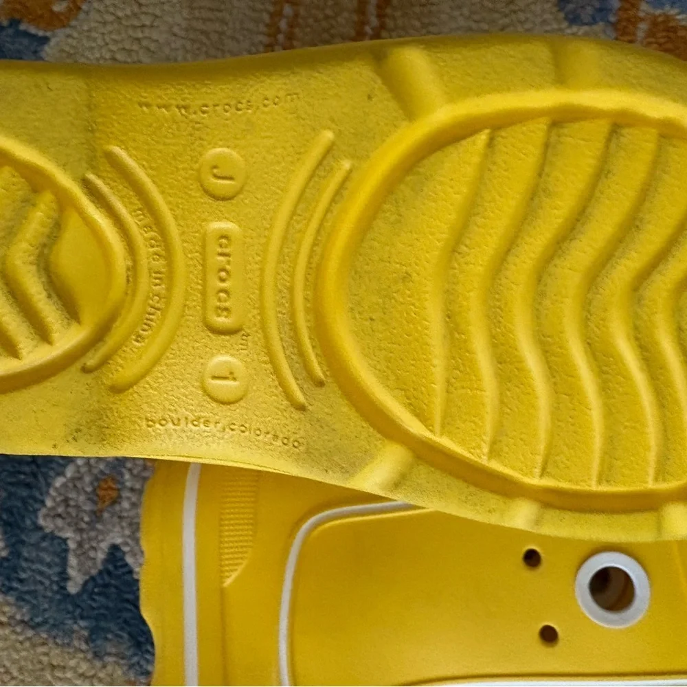 CROC Kids Yellow Rain Boots size J 1